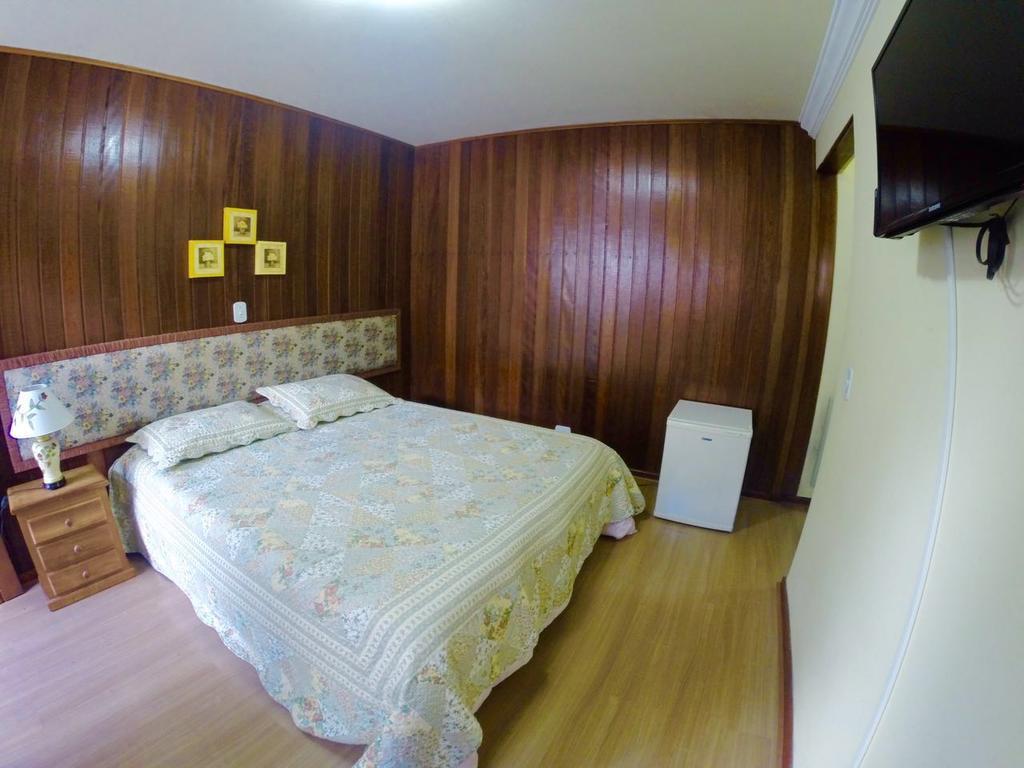 Pousada Das Rosas Campos do Jordão Екстериор снимка