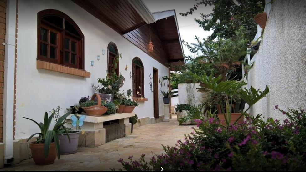 Pousada Das Rosas Campos do Jordão Екстериор снимка