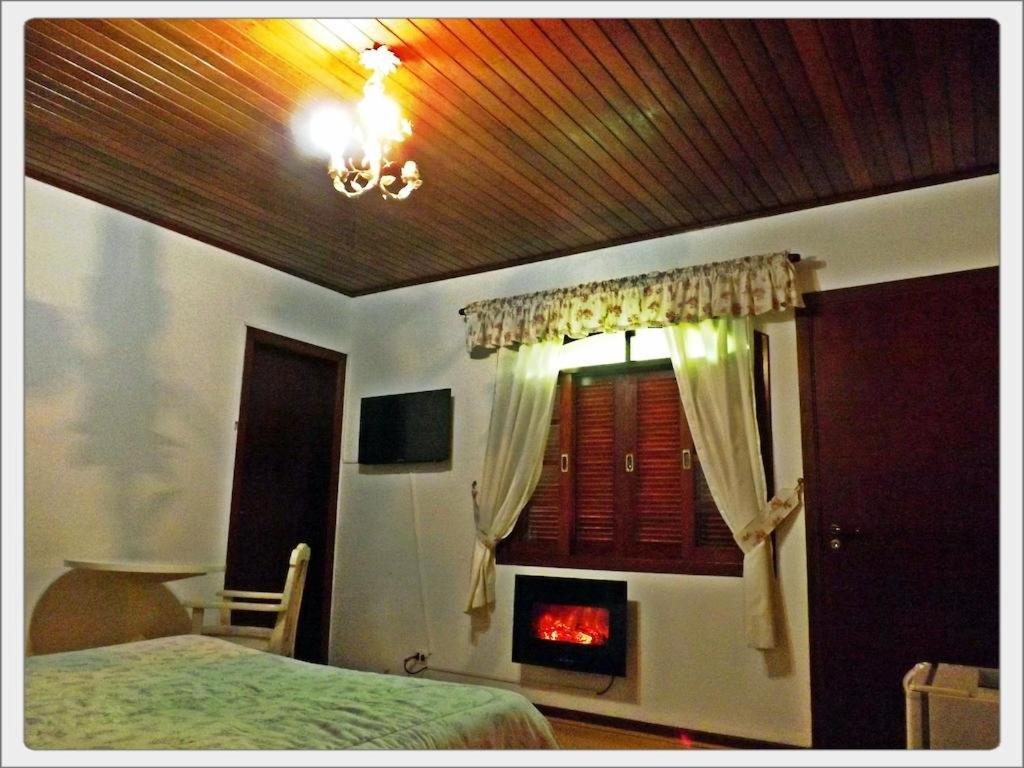 Pousada Das Rosas Campos do Jordão Екстериор снимка